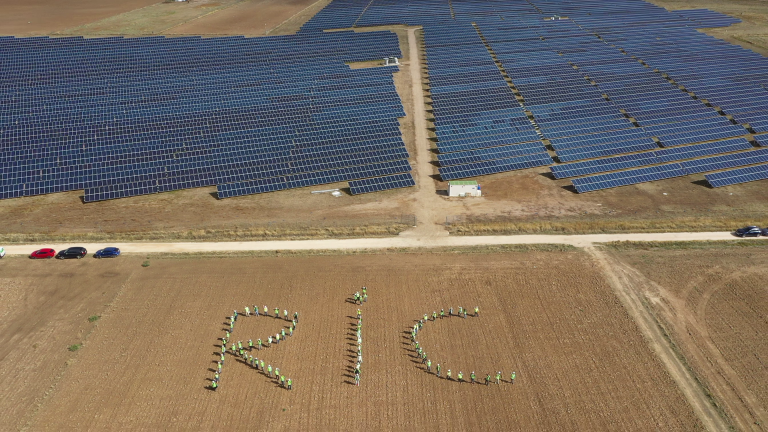Vista aérea de planta solar